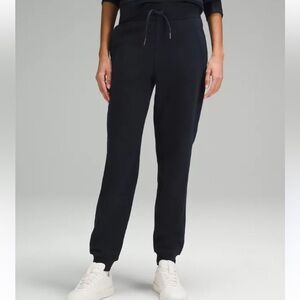 Lululemon athletic black sweatpants joggers size 4